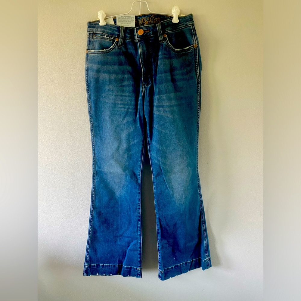 Wrangler women’s retro fit boot cut size 30x 32 never been worn